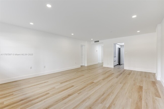 Building Photo - 1700 NE 105th St