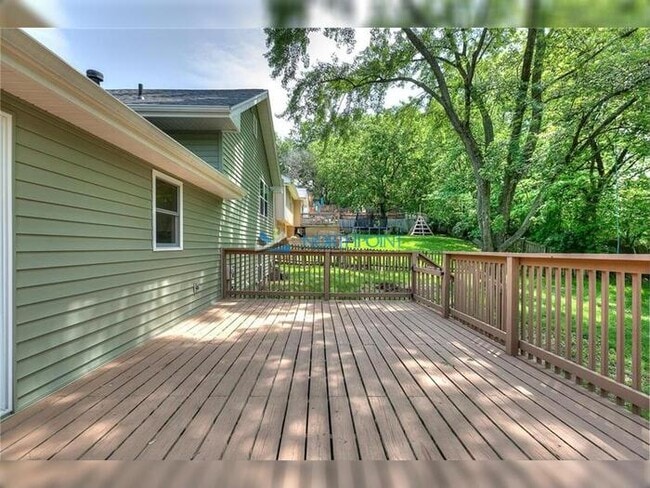 Building Photo - 4 bedrooms, 3 baths gorgeous Parkville home
