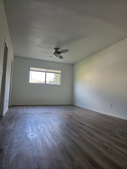 Building Photo - 3528 Laurel Ave