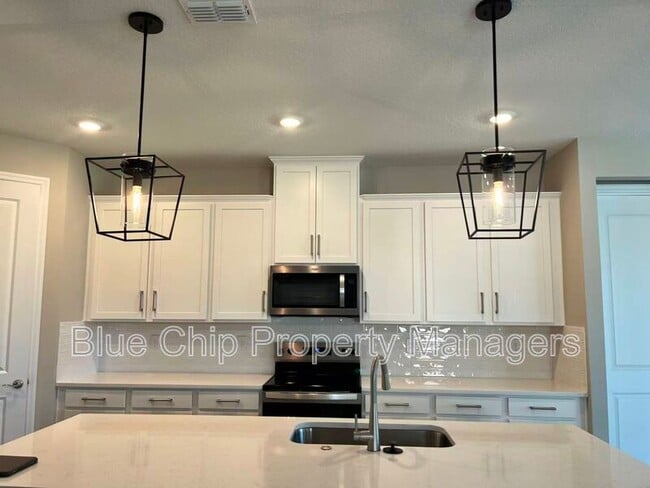 Building Photo - 1224 Pampus Dr