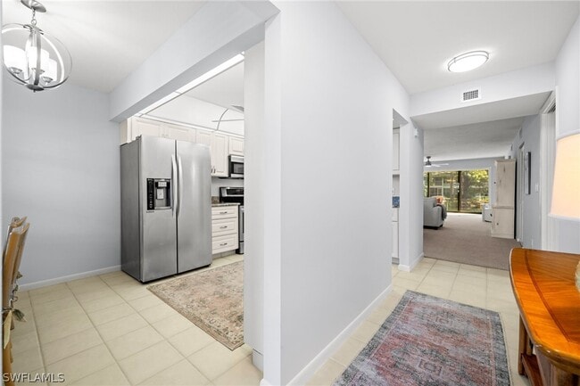 Building Photo - 500 Misty Pines Cir