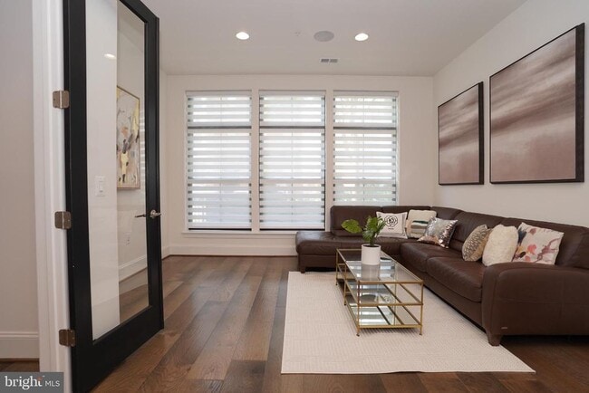 Building Photo - 44655 Provincetown Dr