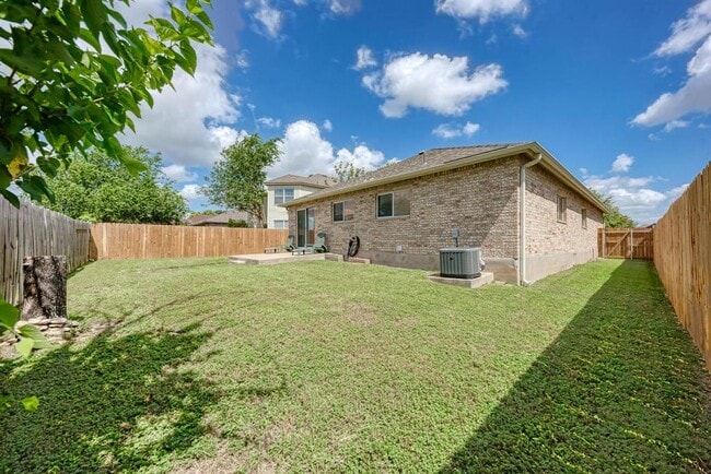 Building Photo - 1201 Sheltie Ln