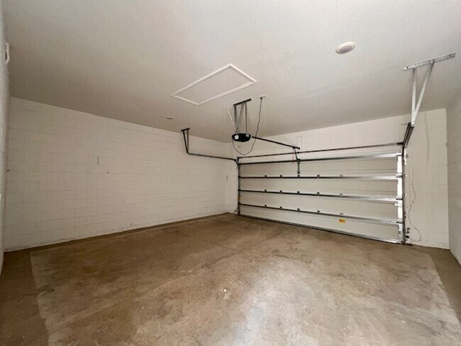 Building Photo - 4143 Pino St