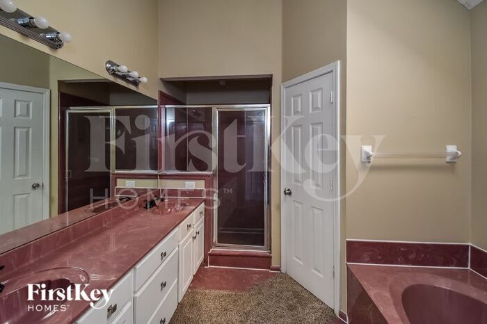 Building Photo - 3734 Oakmoor Cir E