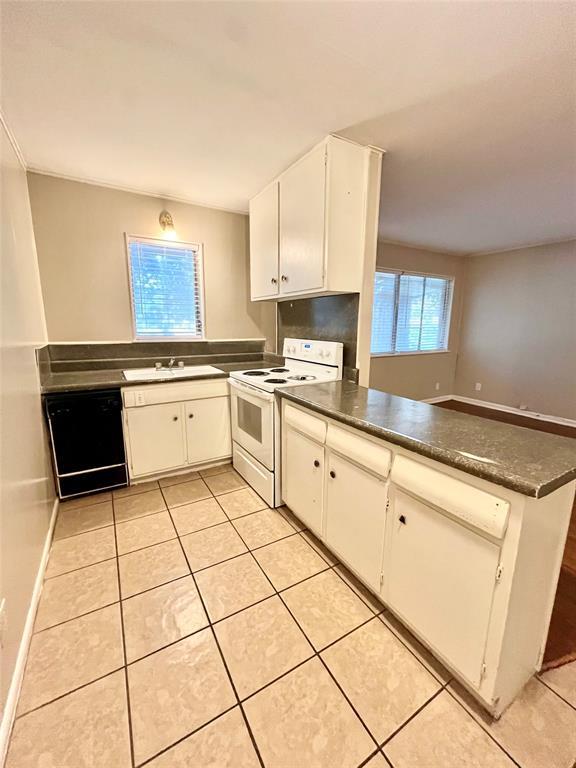 Building Photo - 3304 Red River St