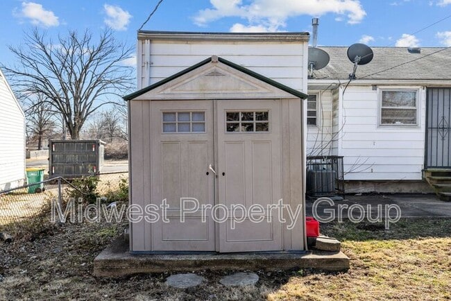 Building Photo - 405 Cameron Rd