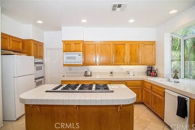 Building Photo - 823 S Parkglen Pl