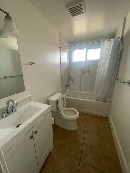 Building Photo - 2008 Marin St