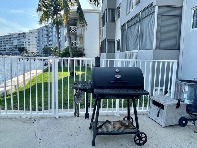 Building Photo - 462 Golden Isles Dr