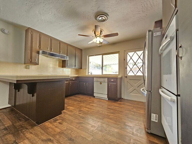 Building Photo - Beautiful home for Rent. Paid Solar, A/C, RV Parking, and Landscaping!