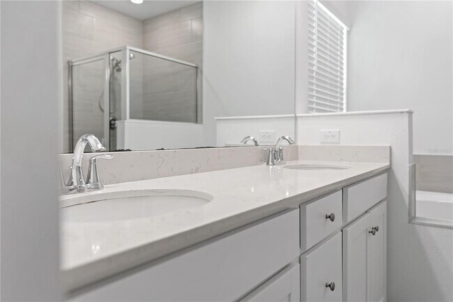 Building Photo - 5637 SW 93rd St