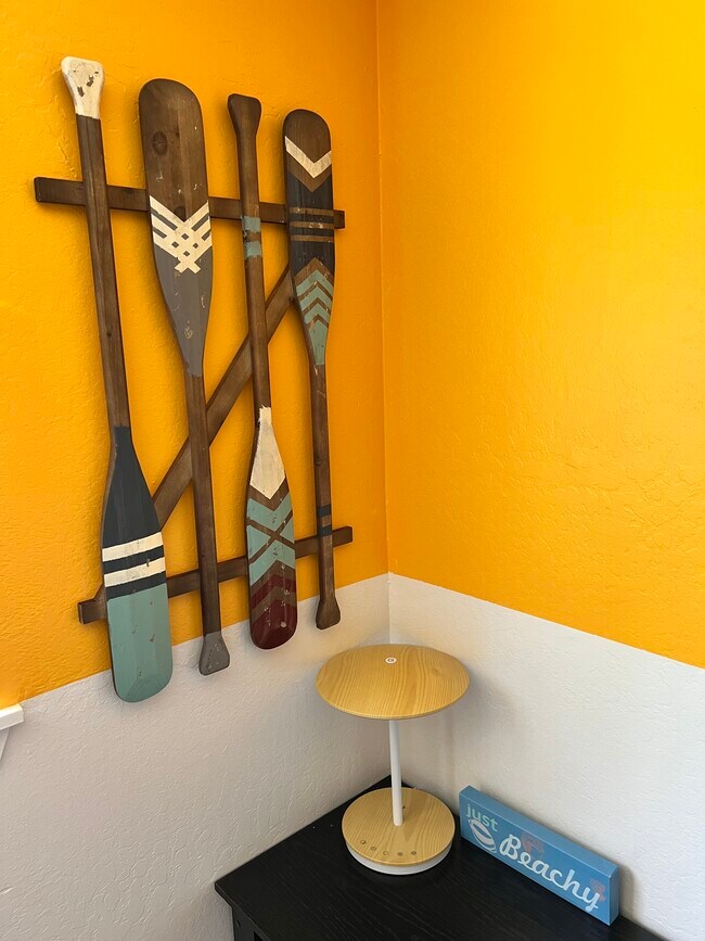 Building Photo - 3320 Panorama Dr