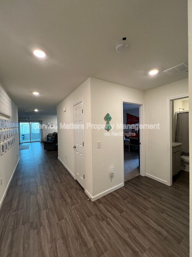 Building Photo - 4335 Jitterbug St