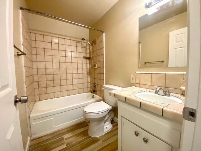 Building Photo - $1,895 Peach & Mckinley, 3 Bedroom - E. Ho...