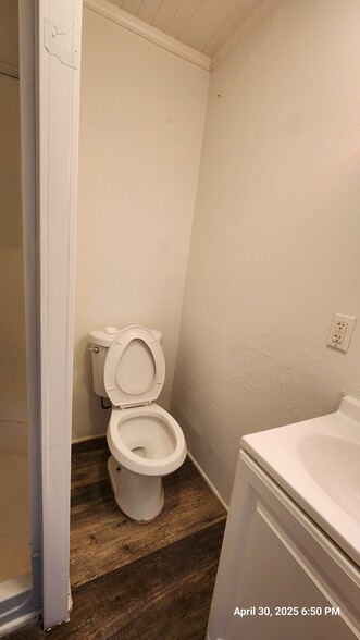 Building Photo - 430 S Holladay Dr