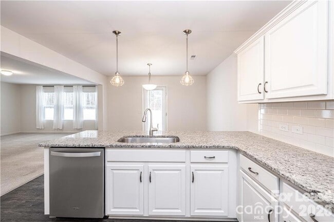 Building Photo - 824 Yorkshire Dr