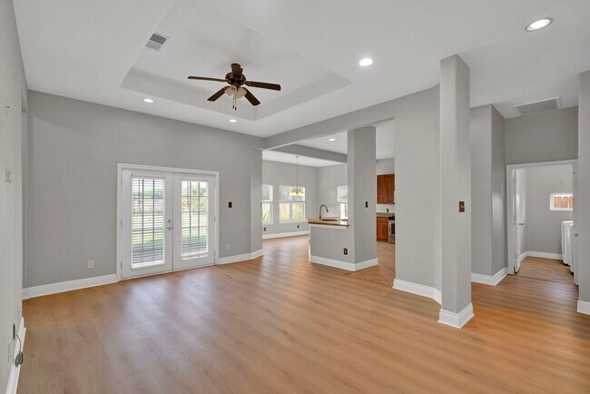 Building Photo - 5395 Kyla Cir
