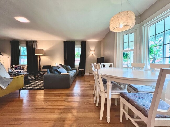 Building Photo - The Ideal TC Downtown Retreat