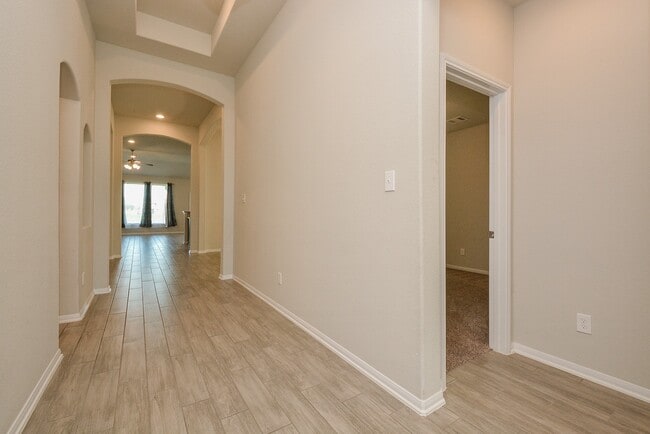 Building Photo - 14615 Sycamore Side Wy