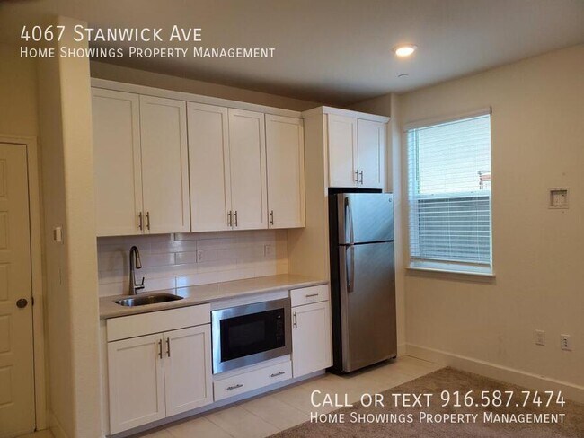 Building Photo - 4067 Stanwick Ave