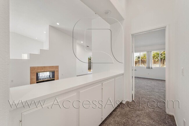 Building Photo - 35847 Gerard Dou St