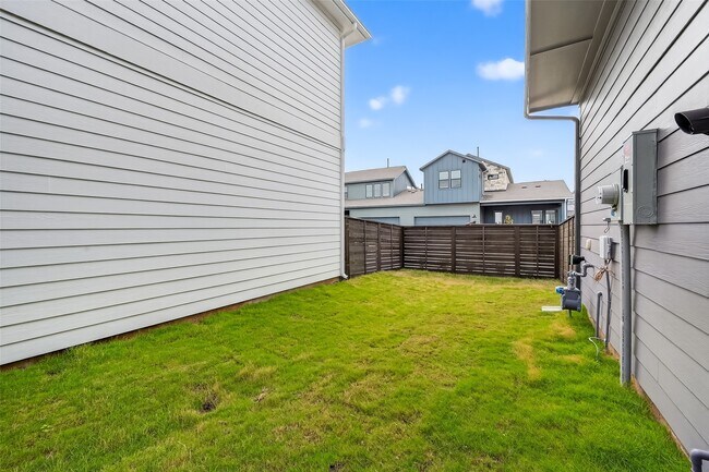 Building Photo - 3311 Full Bellied Ln