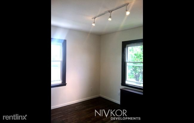 Building Photo - 2 br, 1 bath  - 85 Edgewood Ave Unit 1W