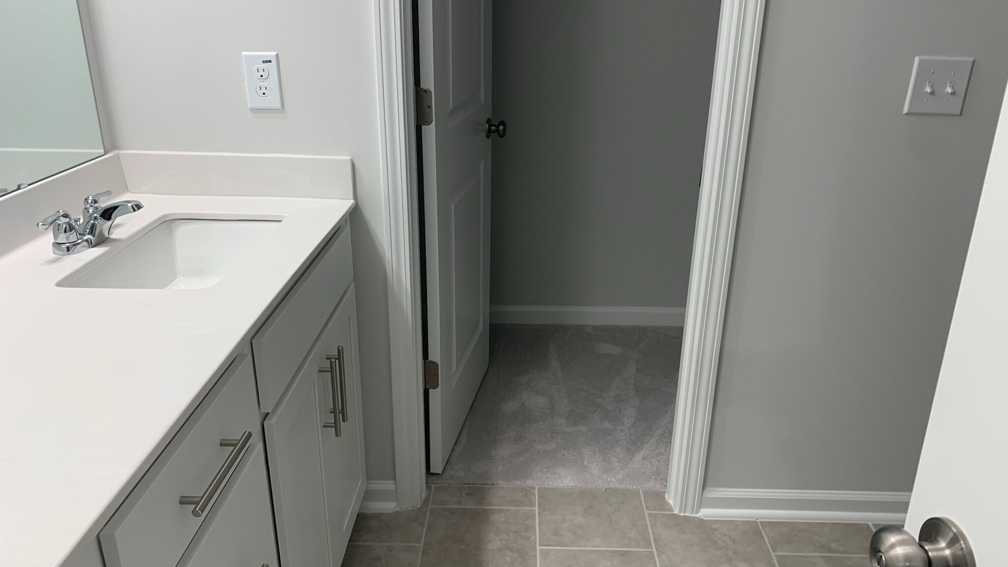 Building Photo - Room in Townhome on Summer Violet Ln