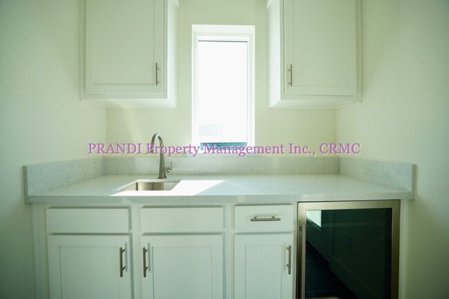 Building Photo - Brand New Townhome, Luxury Meets Convenience!