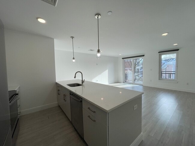 Building Photo - 42 N Beacon St