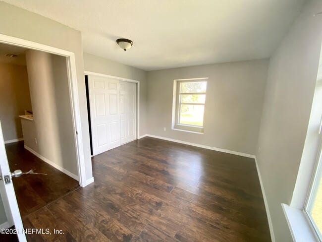 Building Photo - 7147 Newman Lake Ct