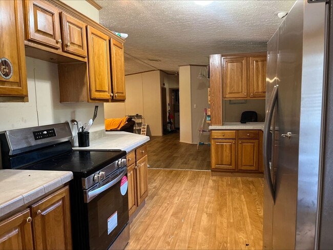 Building Photo - 3bed/2ba Single Family Home