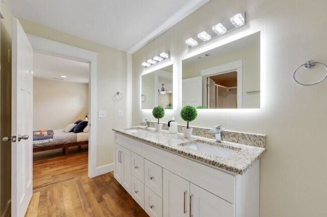 Building Photo - 1332 Lischey Ave