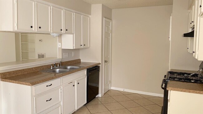 Building Photo - 6811 Winding Trace Dr