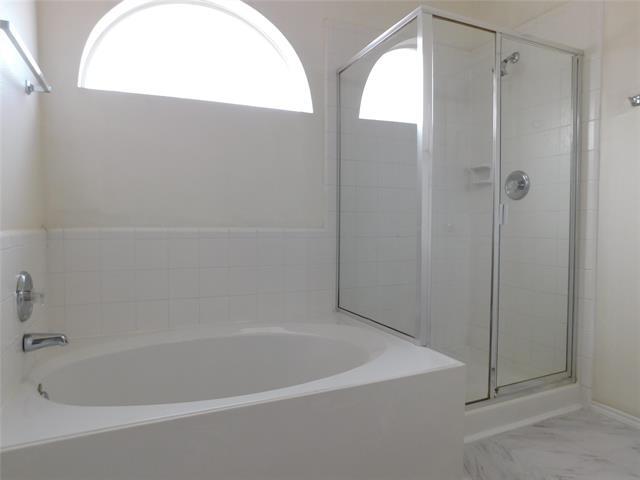 Building Photo - 2701 Clark Dr