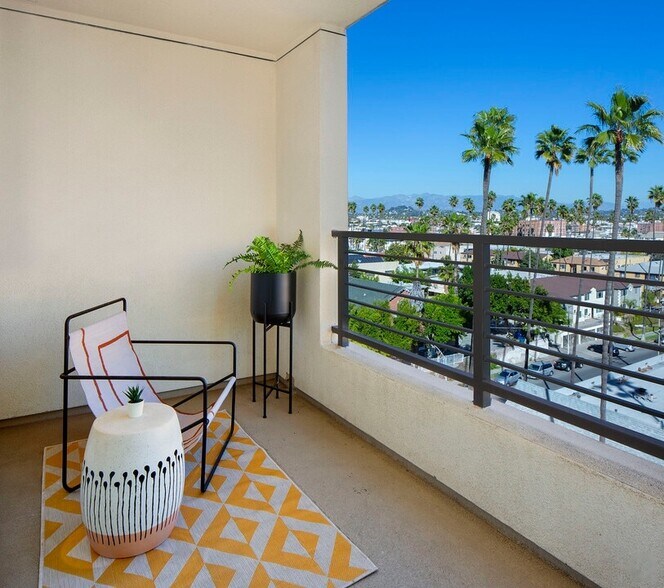 Building Photo - Sawyer