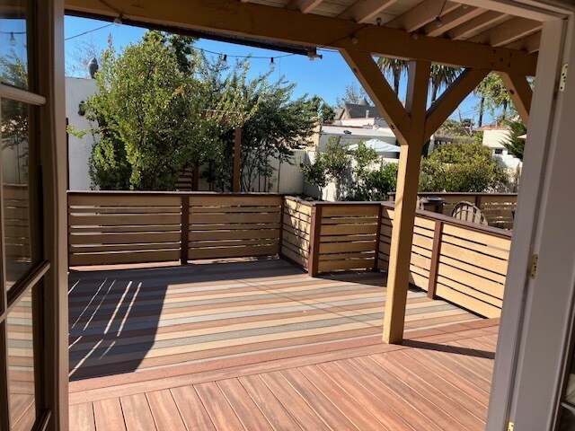 Building Photo - 2833 S Victoria Ave