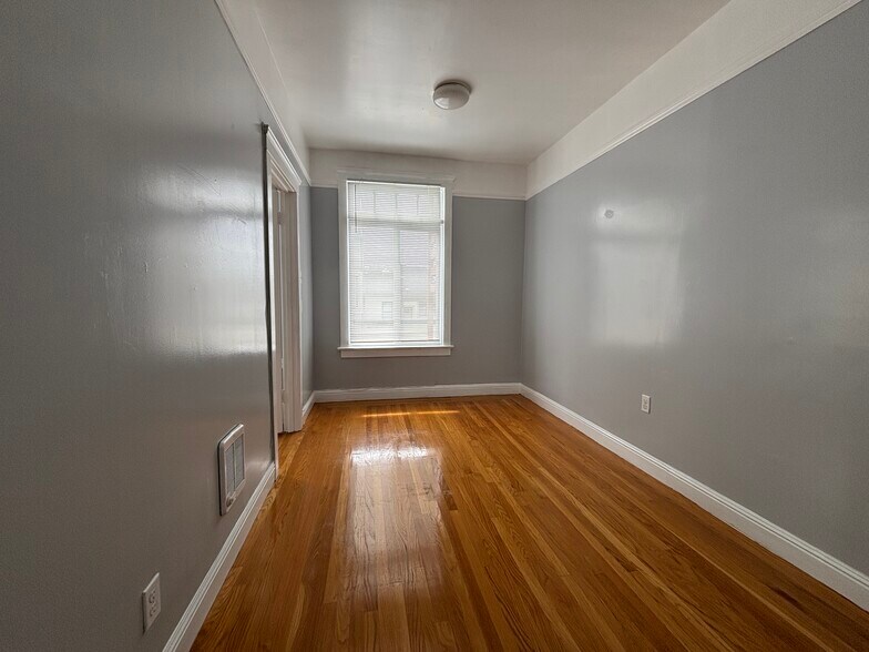 Bedroom - 2120 Clement St