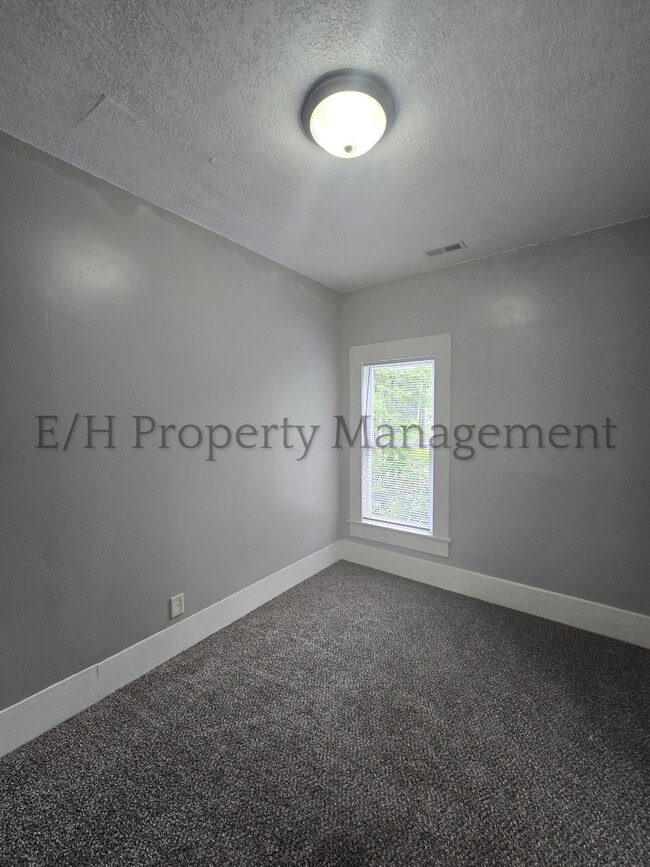 Building Photo - 212 S Meridian Ave