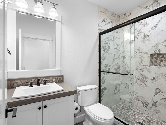 Building Photo - 9010 SW Inez St