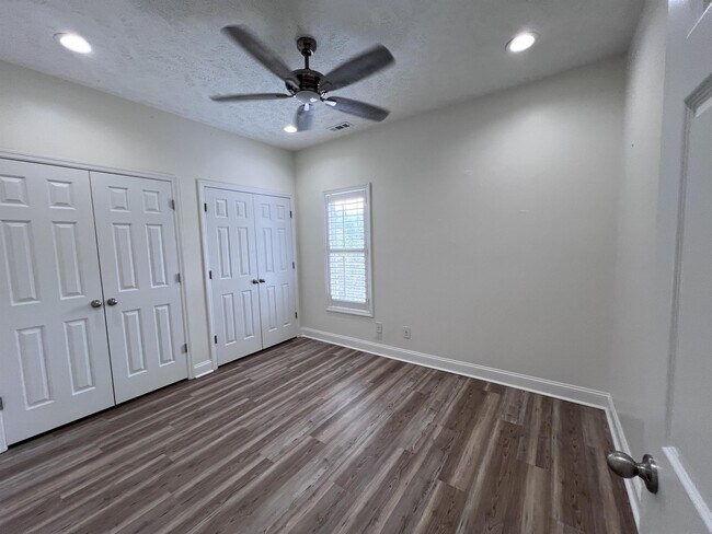 Building Photo - 812 Sage Creek Ln