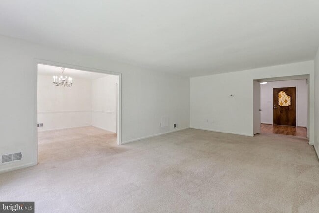 Building Photo - 3714 Carriage House Ct
