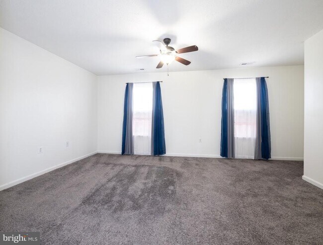Building Photo - 173 Equestrian Dr