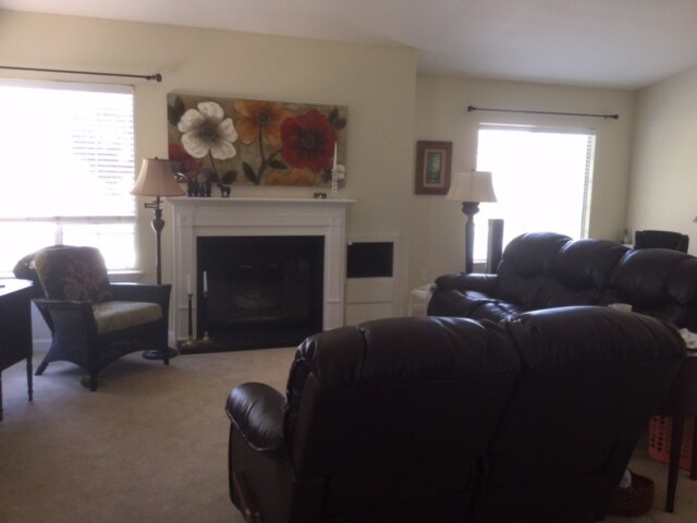 Building Photo - 10665 Cherry Hills Dr