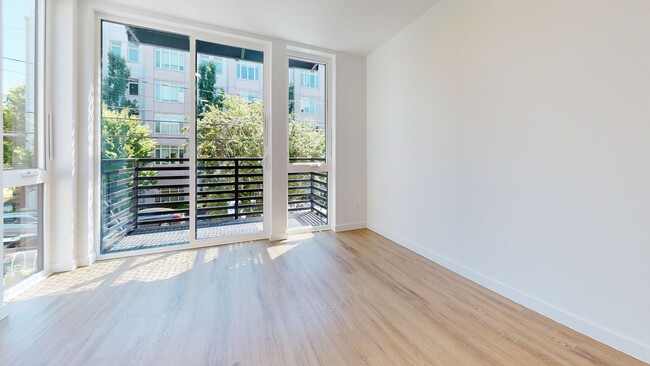Interior Photo - 119