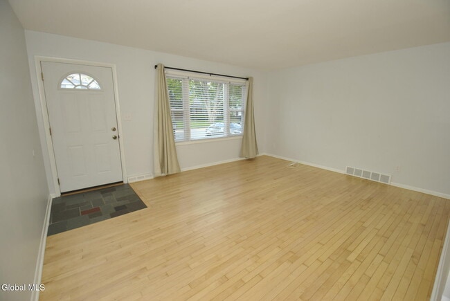 Building Photo - 33 A Ledgewood Dr