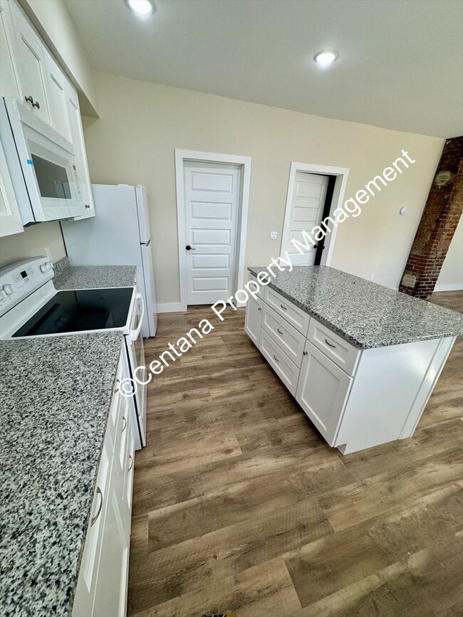 Building Photo - 614 N Alaska St