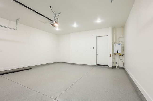 Building Photo - Brand New Townhouse in Luxury Neighborhood