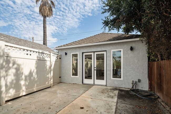 Building Photo - Gorgeous 1 Bedroom Home in Faircrest Heights!